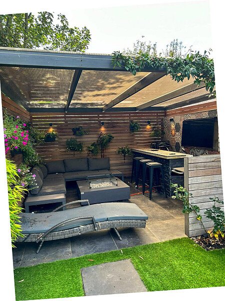 Spacious and modern house with moody colours London- filming photoshoot location-15