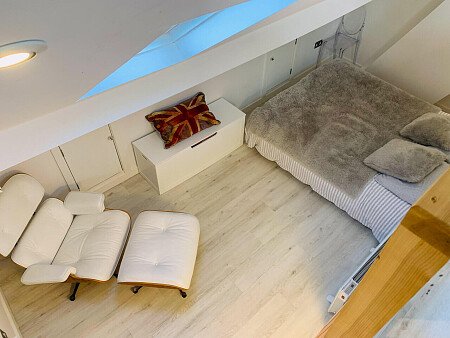 Lott room with ladder and slanted ceilings- London- filming photoshoot location-01