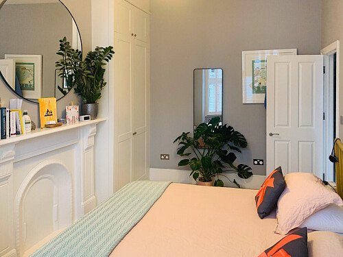 Lott room with ladder and slanted ceilings- London- filming photoshoot location-08