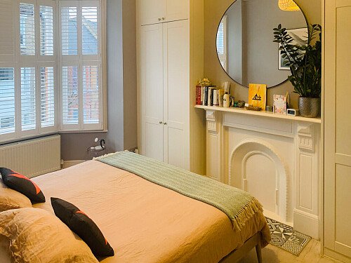 Lott room with ladder and slanted ceilings- London- filming photoshoot location-07