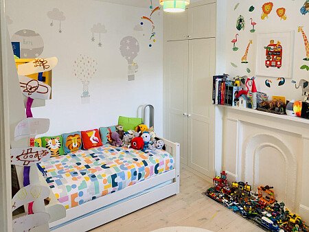 Lott room with ladder and slanted ceilings- London- filming photoshoot location-11