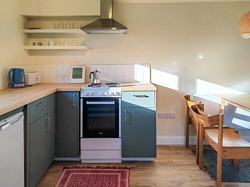 Large horizontal kitchen window-CR8 -  filming photoshoot location-06