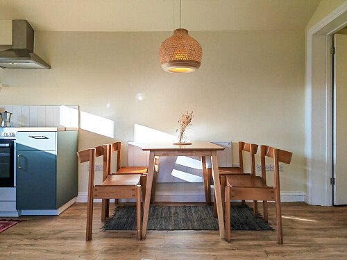 Large horizontal kitchen window-CR8 -  filming photoshoot location-07