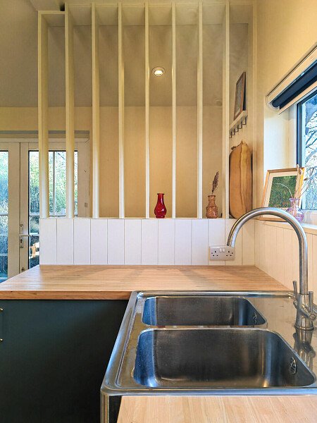 Large horizontal kitchen window-CR8 -  filming photoshoot location-09