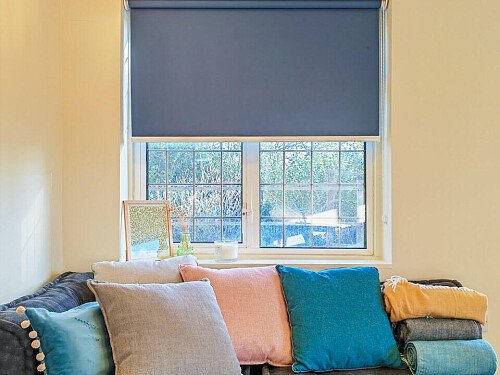 Large horizontal kitchen window-CR8 -  filming photoshoot location-12