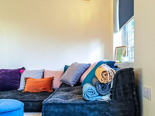 Large horizontal kitchen window-CR8 -  filming photoshoot location-13