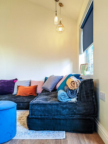 Large horizontal kitchen window-CR8 -  filming photoshoot location-13