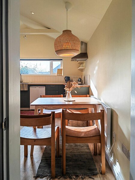 Large horizontal kitchen window-CR8 -  filming photoshoot location-16