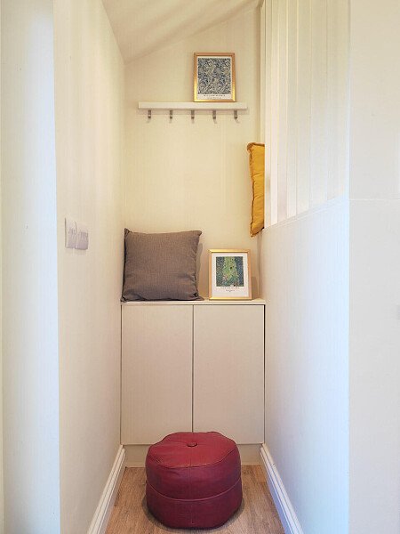 Large horizontal kitchen window-CR8 -  filming photoshoot location-17