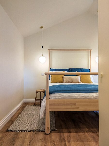 Large horizontal kitchen window-CR8 -  filming photoshoot location-18