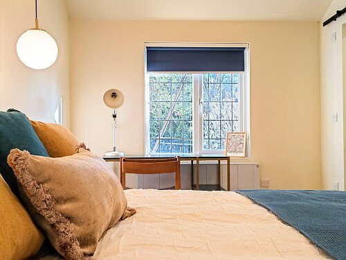 Large horizontal kitchen window-CR8 -  filming photoshoot location-20