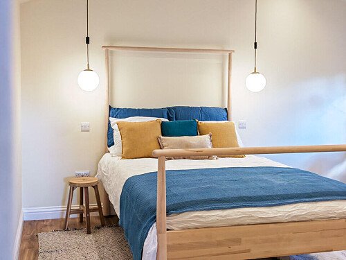 Large horizontal kitchen window-CR8 -  filming photoshoot location-19