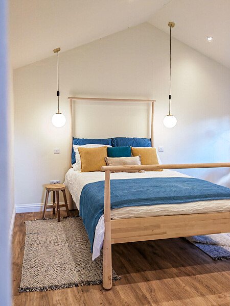 Large horizontal kitchen window-CR8 -  filming photoshoot location-19