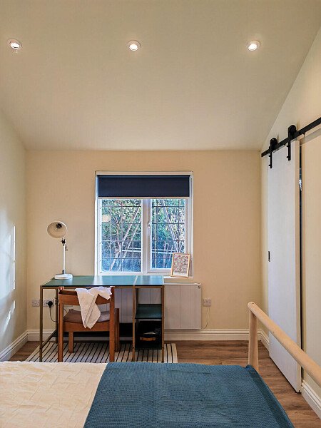 Large horizontal kitchen window-CR8 -  filming photoshoot location-23