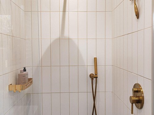 Large horizontal kitchen window-CR8 -  filming photoshoot location-29