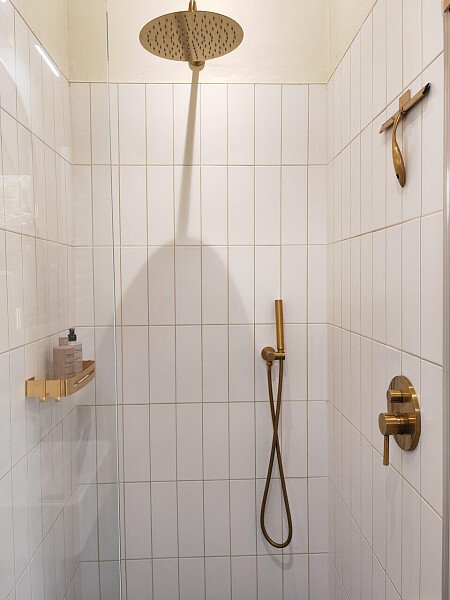 Large horizontal kitchen window-CR8 -  filming photoshoot location-29