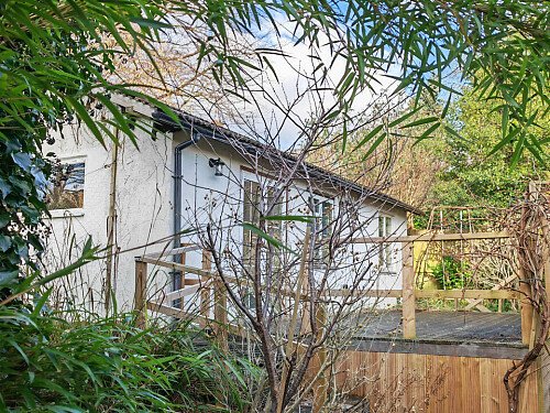 Large horizontal kitchen window-CR8 -  filming photoshoot location-31