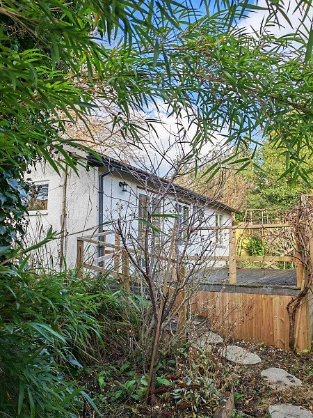 Large horizontal kitchen window-CR8 -  filming photoshoot location-31