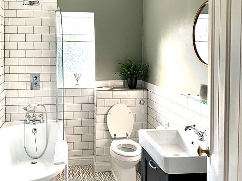 Vibrant blue theme- KT13- filming photoshoot location-04