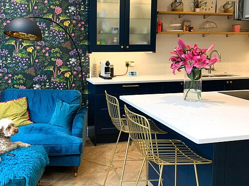 Vibrant blue theme- KT13- filming photoshoot location-05