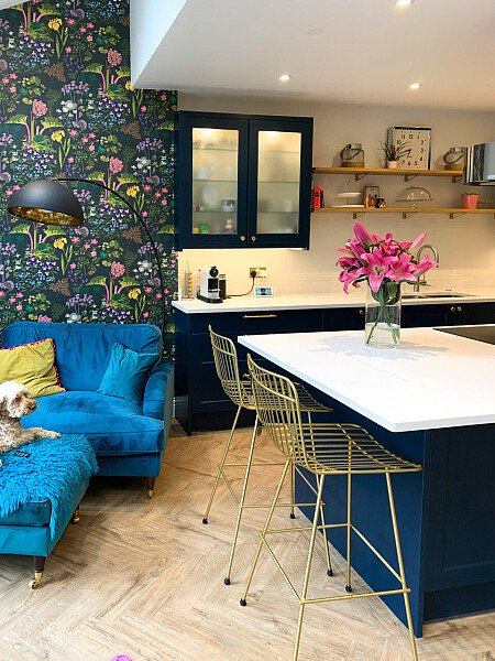 Vibrant blue theme- KT13- filming photoshoot location-05