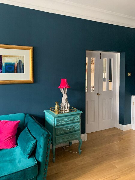 Vibrant blue theme- KT13- filming photoshoot location-08