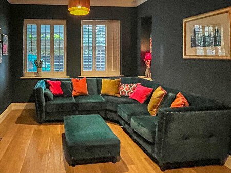 Vibrant blue theme- KT13- filming photoshoot location-16