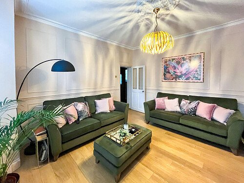 Vibrant blue theme- KT13- filming photoshoot location-15