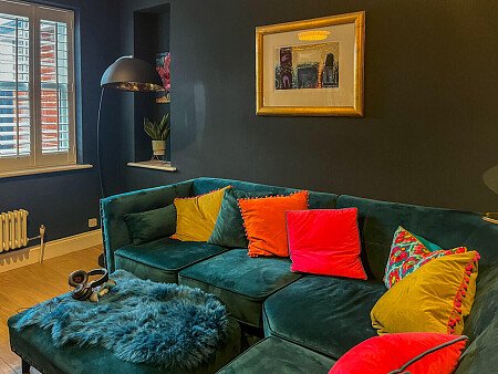 Vibrant blue theme- KT13- filming photoshoot location-17