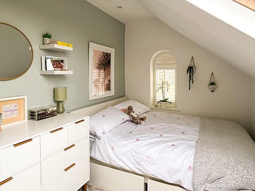 Vibrant blue theme- KT13- filming photoshoot location-24