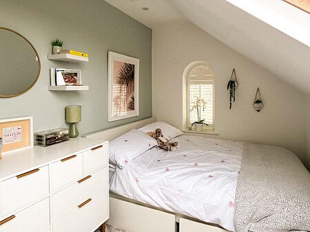 Vibrant blue theme- KT13- filming photoshoot location-24