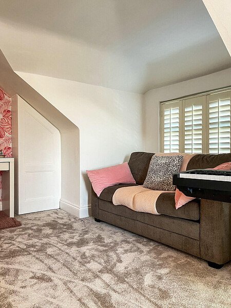 Vibrant blue theme- KT13- filming photoshoot location-31