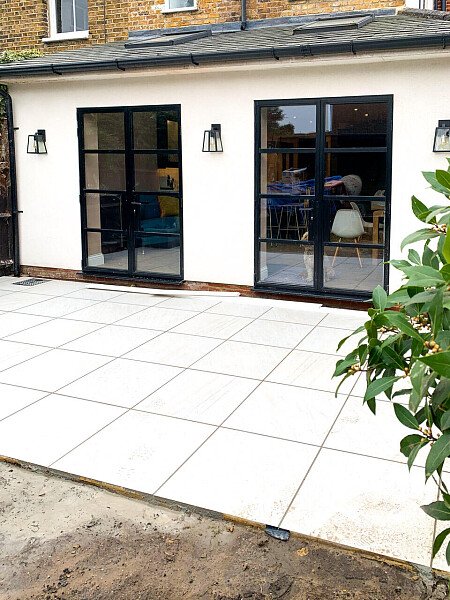 Vibrant blue theme- KT13- filming photoshoot location-39