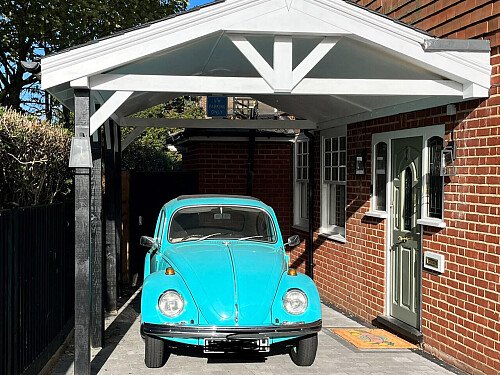 Vibrant blue theme- KT13- filming photoshoot location-41