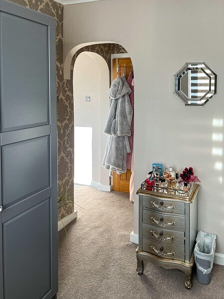 Geometrtic wall paper-  HA5- filming photoshoot location-23