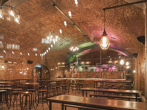 Red brick tunnel bar -London- filming photoshoot location-09