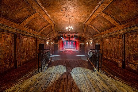 Curved ceiling theatre -London- filming photoshoot location-06