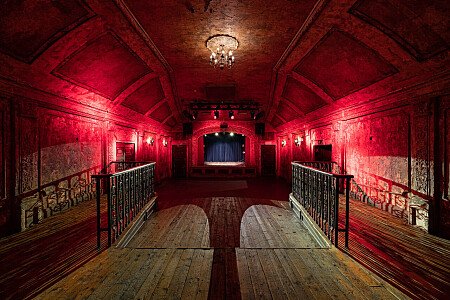 Curved ceiling theatre -London- filming photoshoot location-08