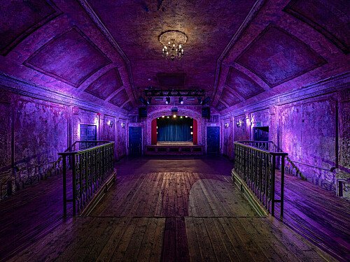 Curved ceiling theatre -London- filming photoshoot location-09