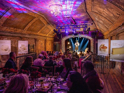 Curved ceiling theatre -London- filming photoshoot location-12