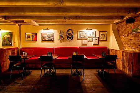 Curved ceiling theatre -London- filming photoshoot location-16