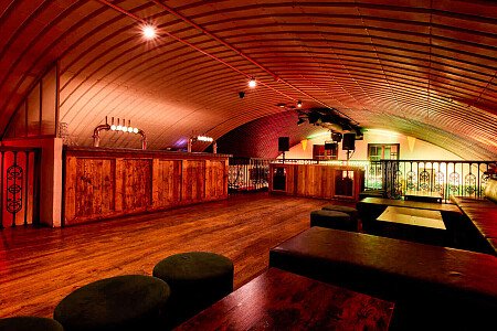 Curved ceiling theatre -London- filming photoshoot location-17