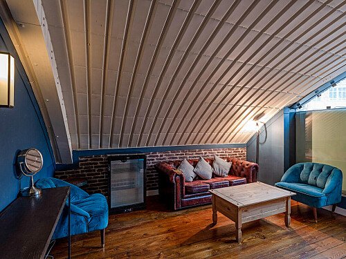 Curved ceiling theatre -London- filming photoshoot location-21