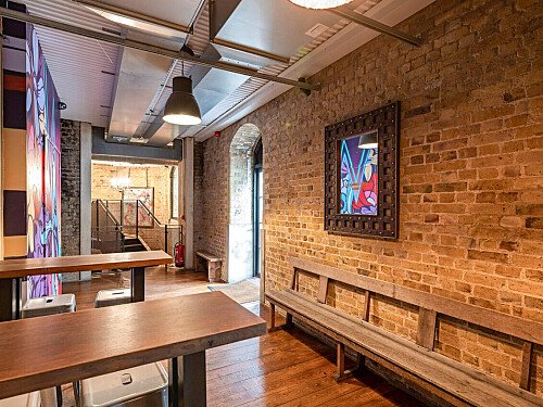 Curved ceiling theatre -London- filming photoshoot location-23