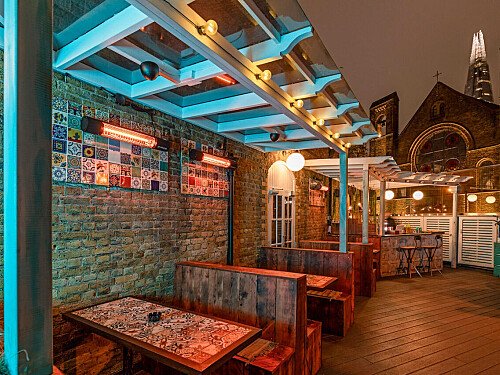 Curved ceiling theatre -London- filming photoshoot location-26