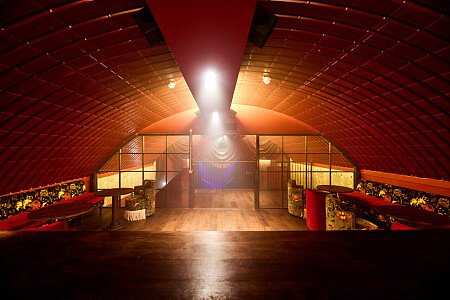 Cosy curved ceiling bar-London- filming photoshoot location-2