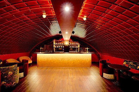 Cosy curved ceiling bar-London- filming photoshoot location-1