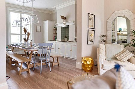 Calm, peaceful, white house, Bournemouth- filming photoshoot location-01