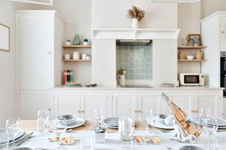 Calm, peaceful, white house, Bournemouth- filming photoshoot location-04