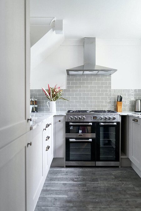 Calm, peaceful, white house, Bournemouth- filming photoshoot location-05